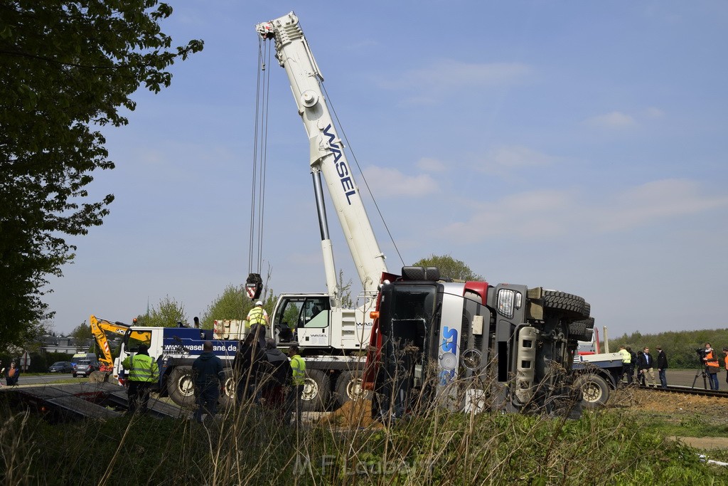 Schwerer VU LKW Zug Bergheim Kenten Koelnerstr P435.JPG - Miklos Laubert